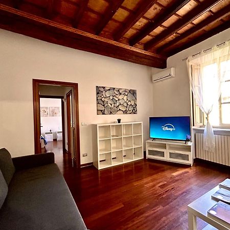 Elegante Appartamento Nel Centro Storico Di Torino Екстериор снимка